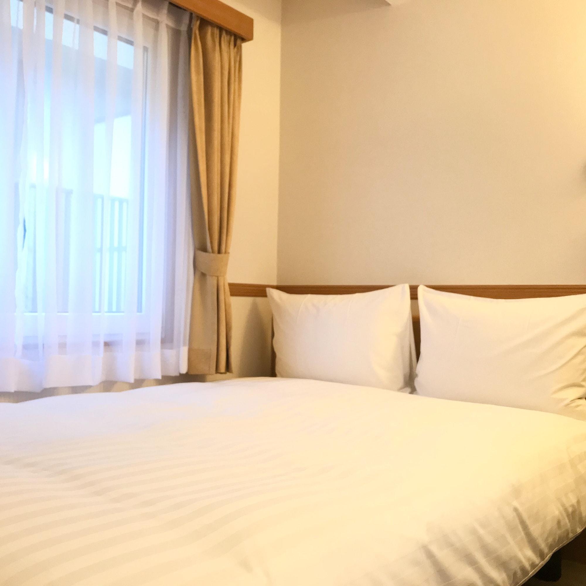 Toyoko Inn Yokohama Tsurumi Eki Higashi Guchi Exterior foto