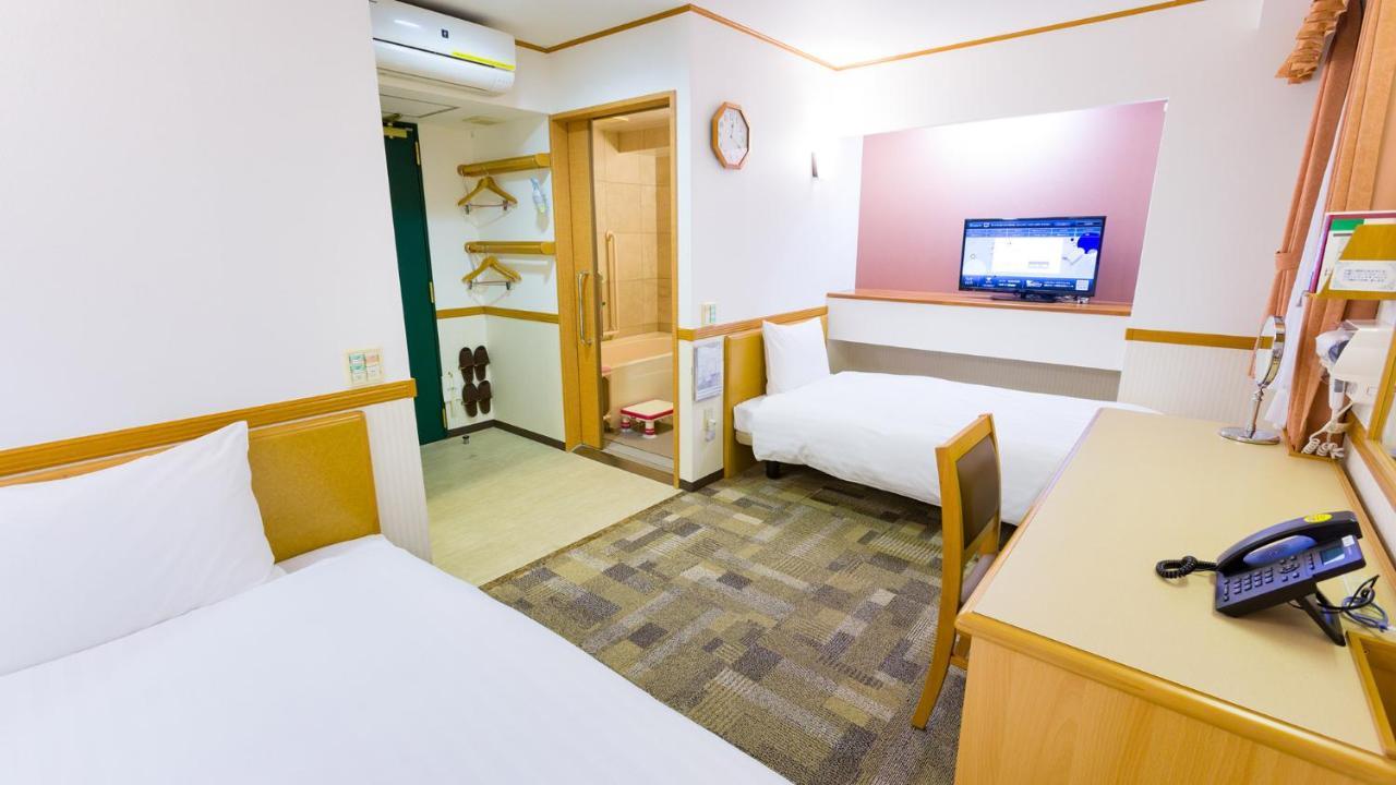 Toyoko Inn Yokohama Tsurumi Eki Higashi Guchi Habitación foto