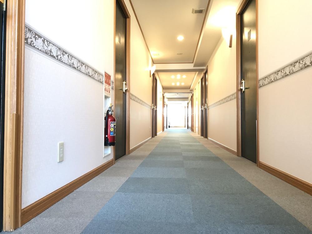 Toyoko Inn Yokohama Tsurumi Eki Higashi Guchi Exterior foto