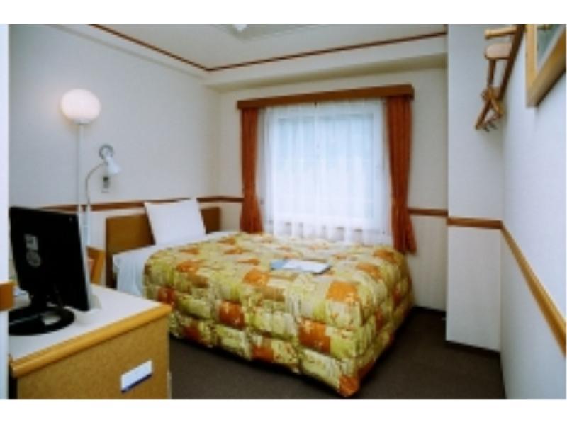Toyoko Inn Yokohama Tsurumi Eki Higashi Guchi Exterior foto