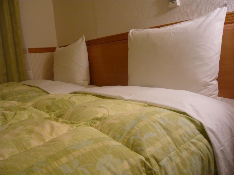 Toyoko Inn Yokohama Tsurumi Eki Higashi Guchi Exterior foto
