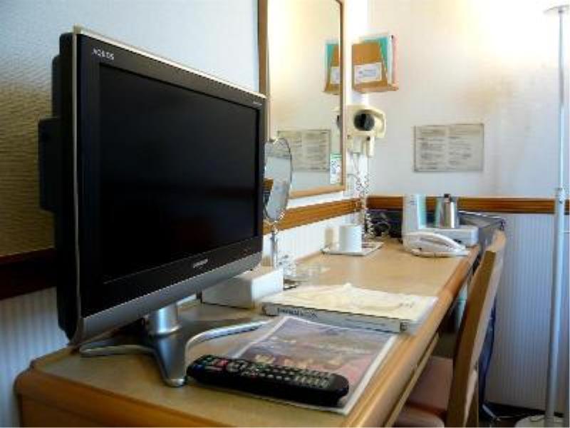 Toyoko Inn Yokohama Tsurumi Eki Higashi Guchi Exterior foto